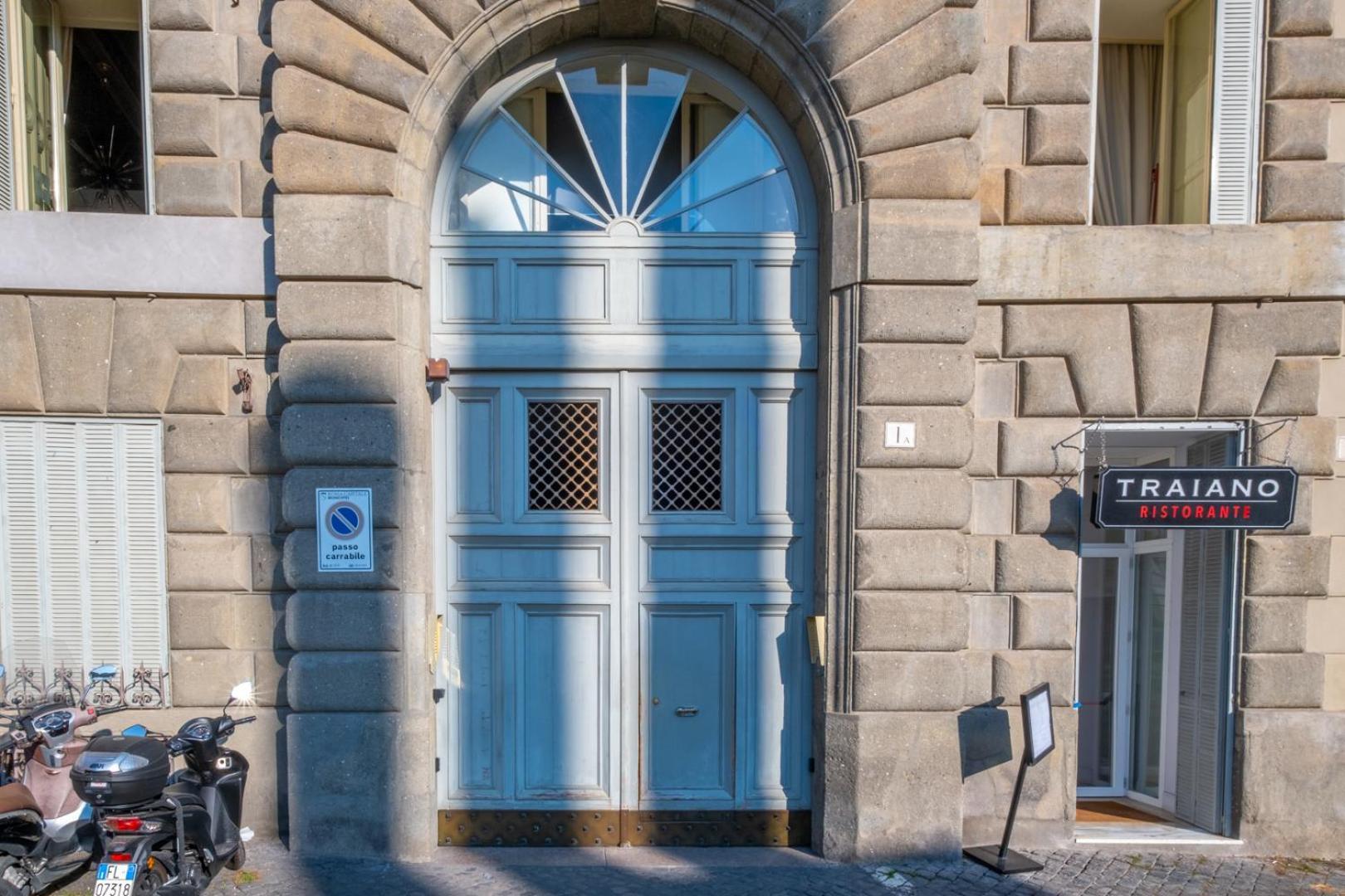 Elegant And Luxury Apartment @Altare Della Patria Рим Экстерьер фото